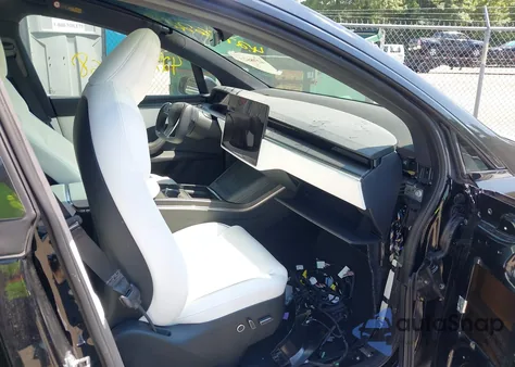 2022 Tesla Model X Plaid Tri Motor All-Wheel Drive from USA, damaged, VIN 7SAXCBE66NF332809